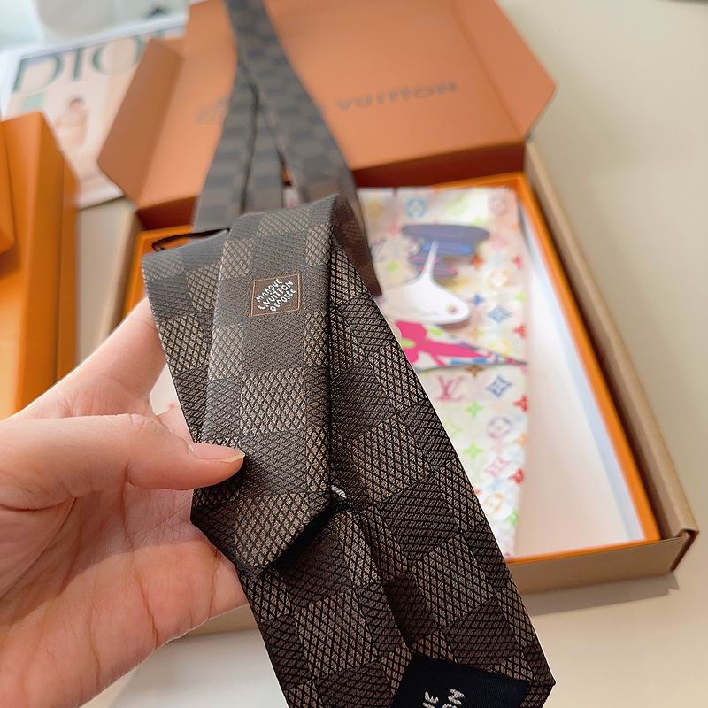 LV Tie hm (84)