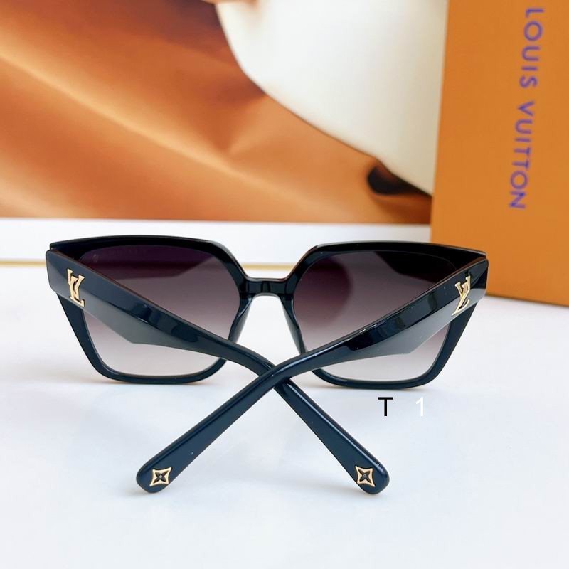 LV Z1761 54 18-140 a07