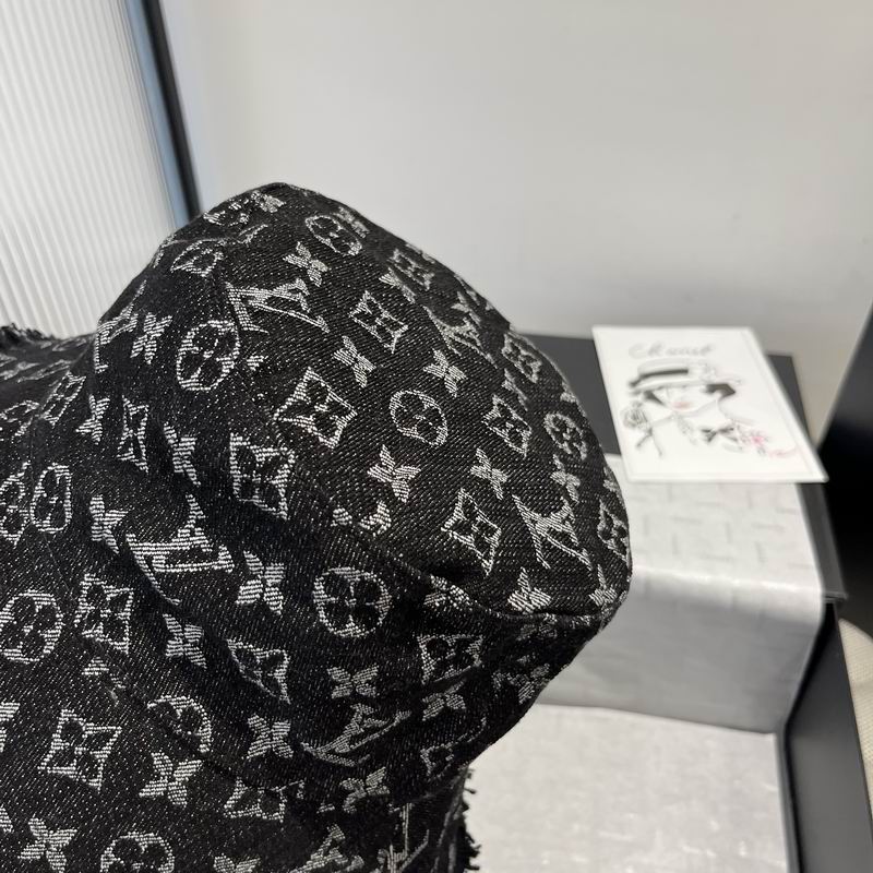 LV hat dx (21)