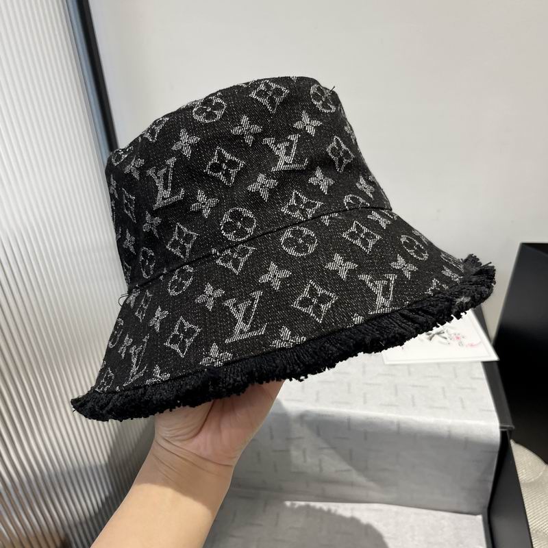 LV hat dx (22)
