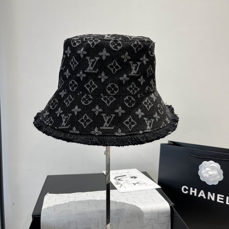 LV hat dx (26)