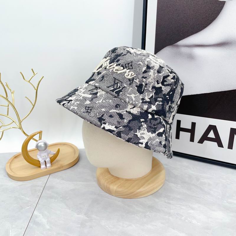 LV hat dx (33)