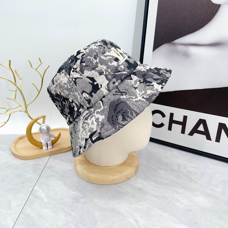 LV hat dx (34)