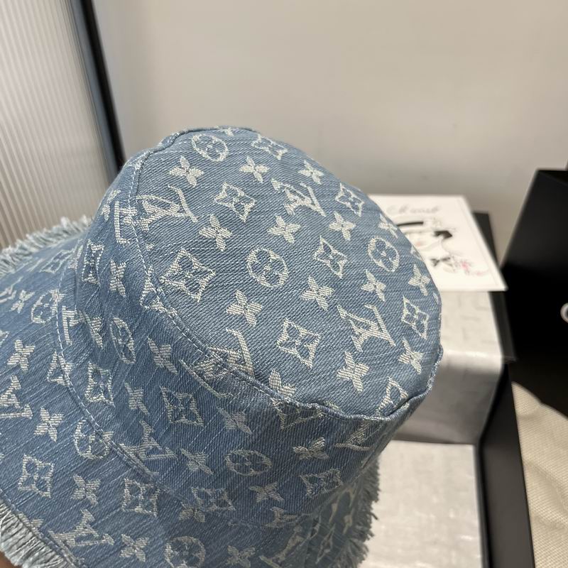 LV hat dx (4)