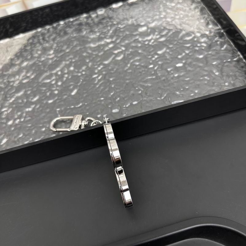 LV keyring (24)