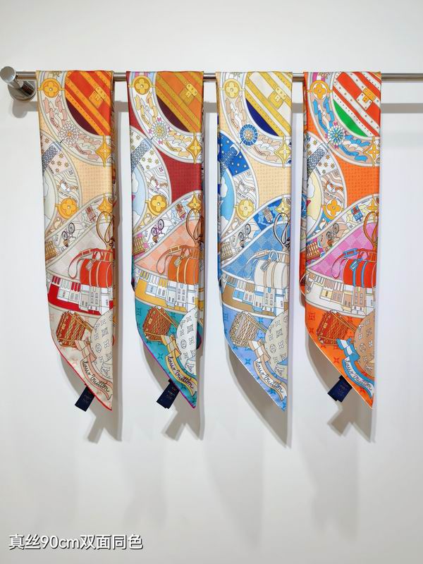 LV silk Scarf 90X90cm E15 (11)