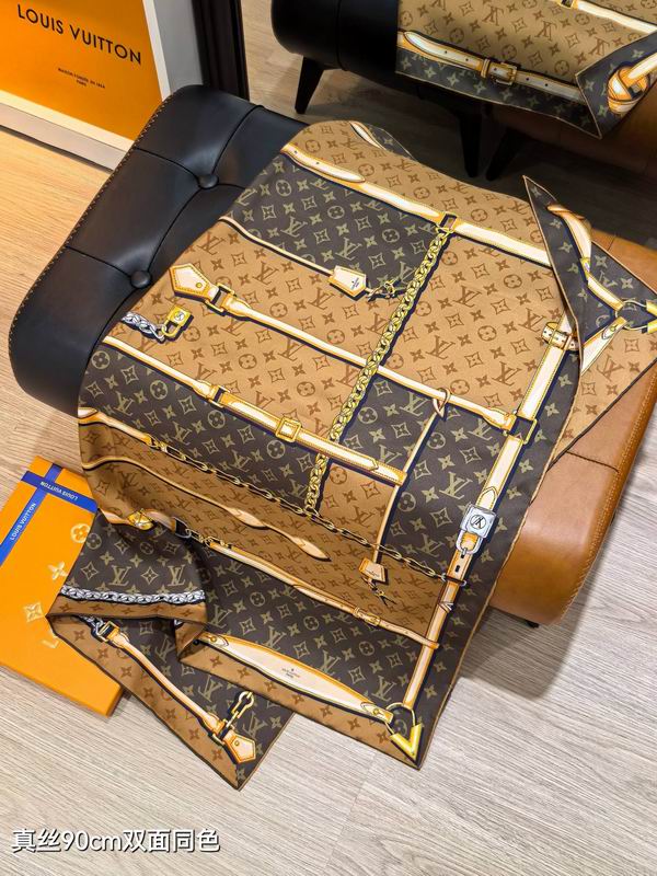 LV silk Scarf 90X90cm E29 (14)