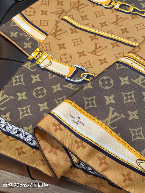 LV silk Scarf 90X90cm E29 (15)