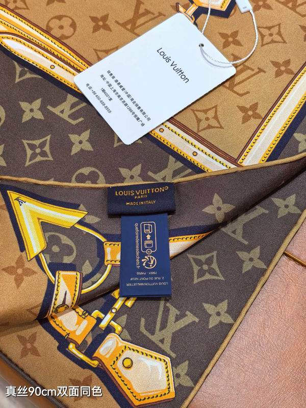 LV silk Scarf 90X90cm E29 (16)