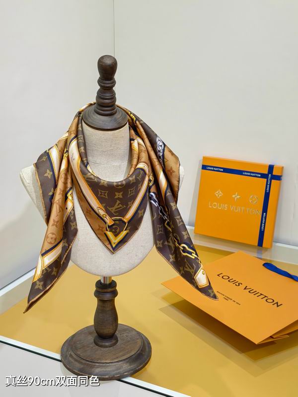 LV silk Scarf 90X90cm E29 (18)