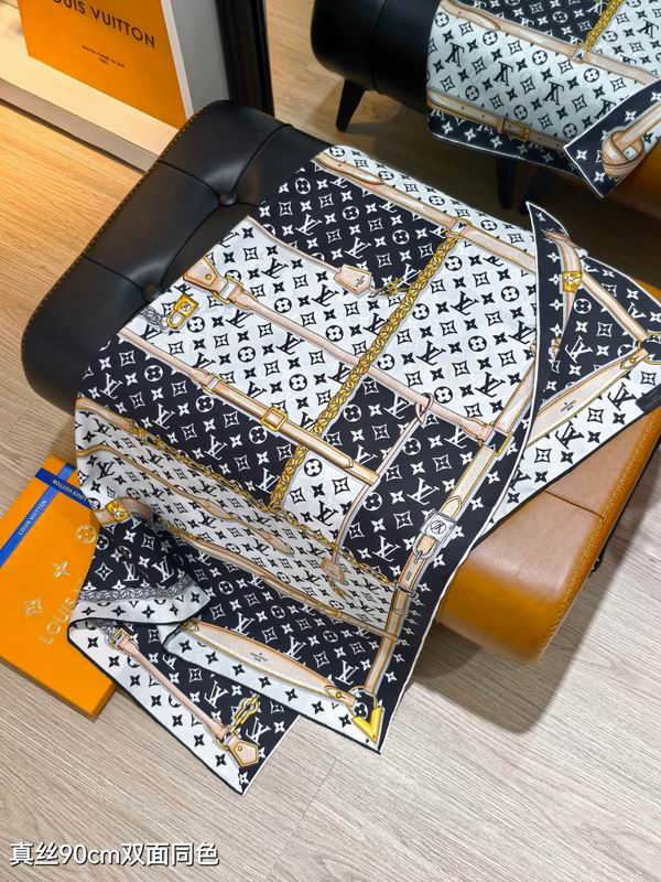 LV silk Scarf 90X90cm E29 (5)