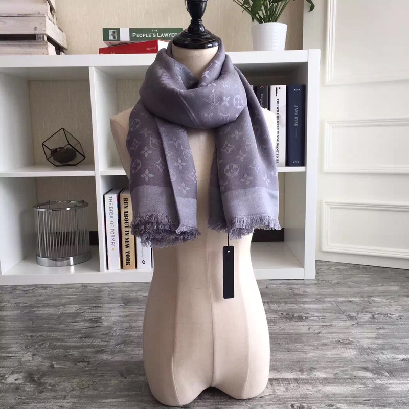 LV silk scarf 140X140cm E06 (21)