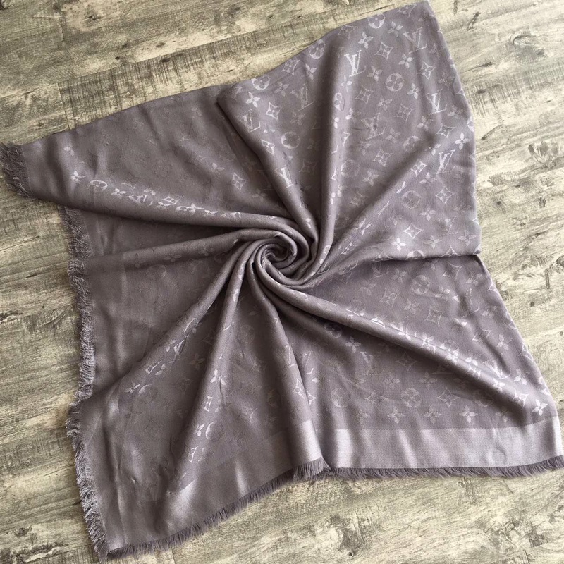 LV silk scarf 140X140cm E06 (23)