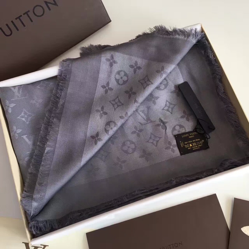 LV silk scarf 140X140cm E06 (25)