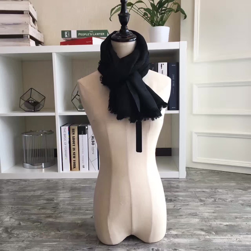 LV silk scarf 140X140cm E06 (31)