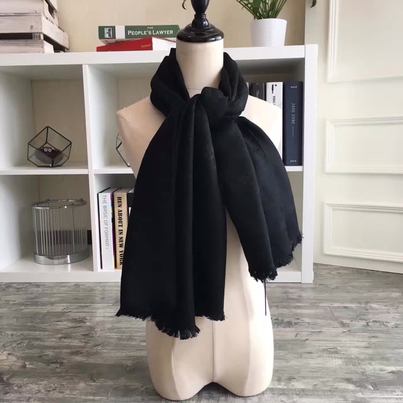 LV silk scarf 140X140cm E06 (32)