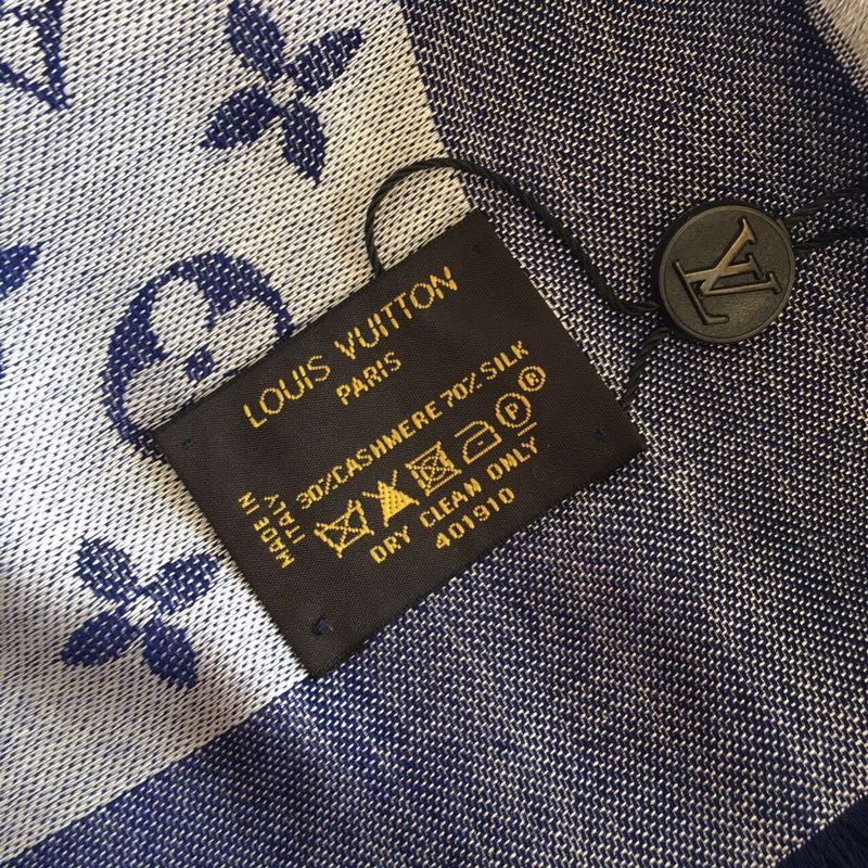 LV silk scarf 140X140cm E06 (6)
