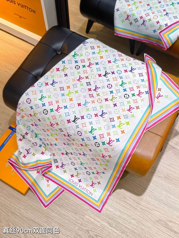 LV silk scarf 90X90cm E01 (15)