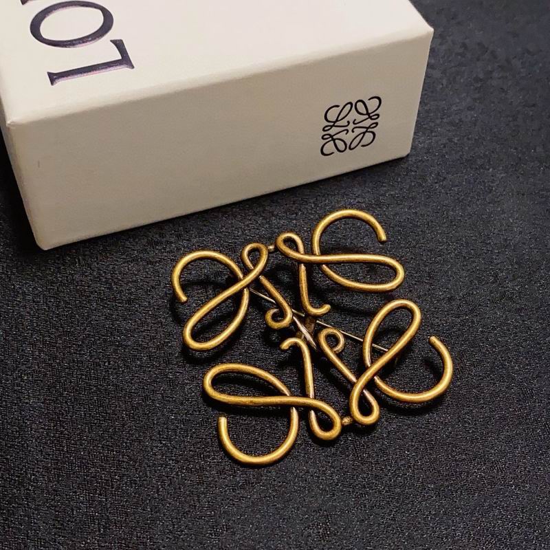 Loewe brooch 03yxh36 (1)