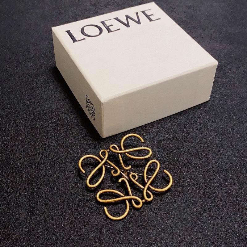Loewe brooch 03yxh36 (9)