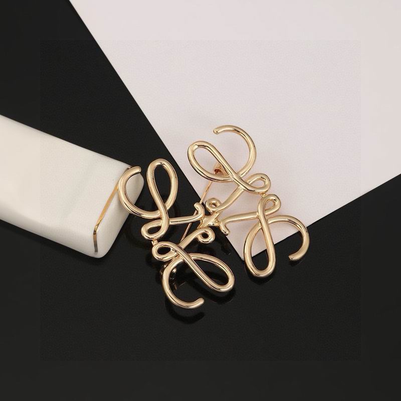 Loewe brooch 03yxh37 (2)