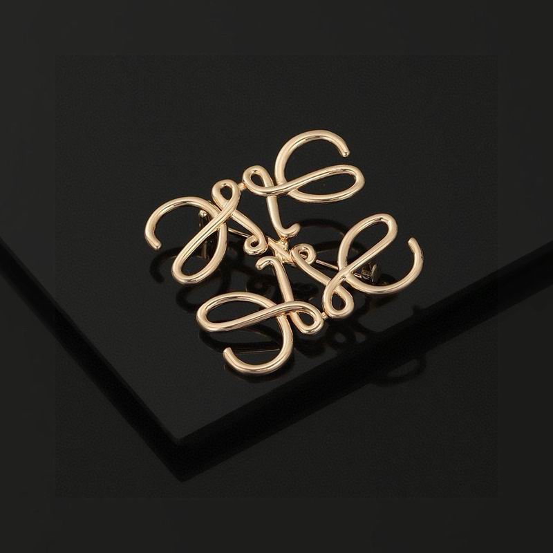 Loewe brooch 03yxh37 (3)