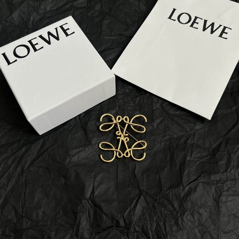 Loewe brooch 03yxh38 (2)