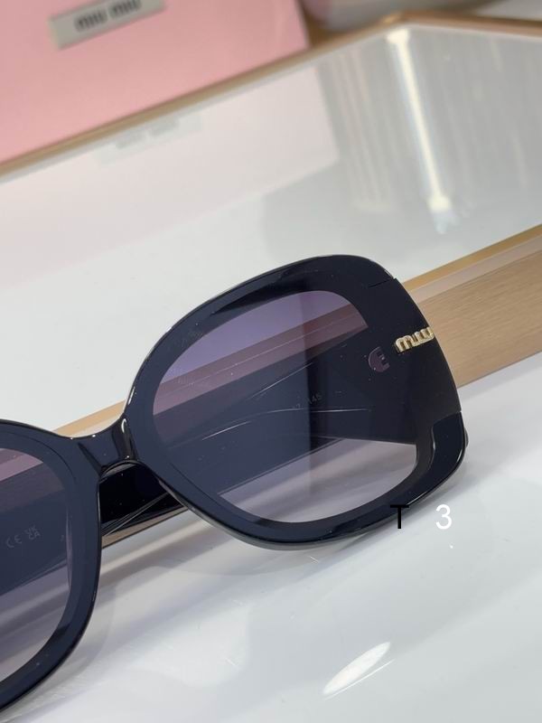 MiuMiu  06KS 59 17-147 c06