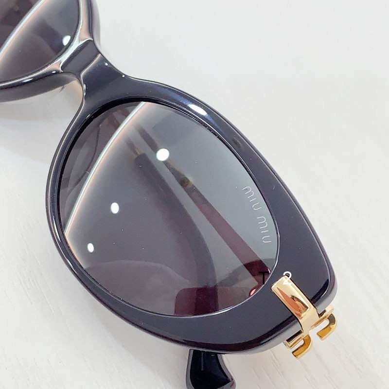 MiuMiu 0424 57 19-144 b08
