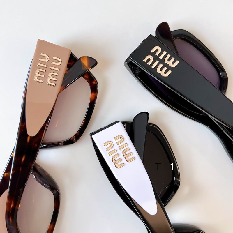 MiuMiu 16KS 63 14-145 a07