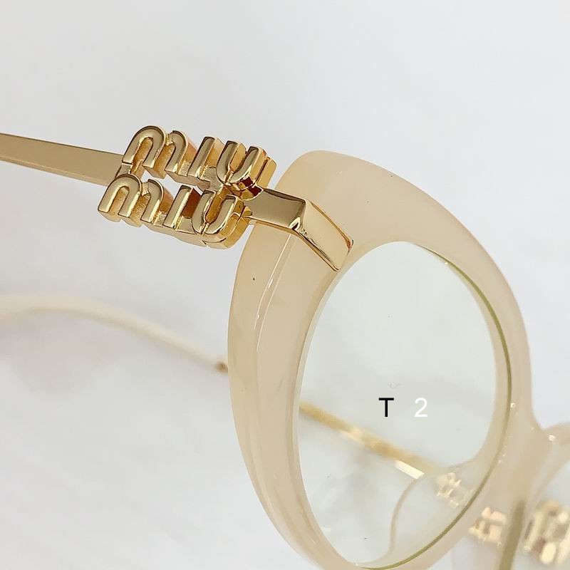 MiuMiu A08  57 19-144 b 06