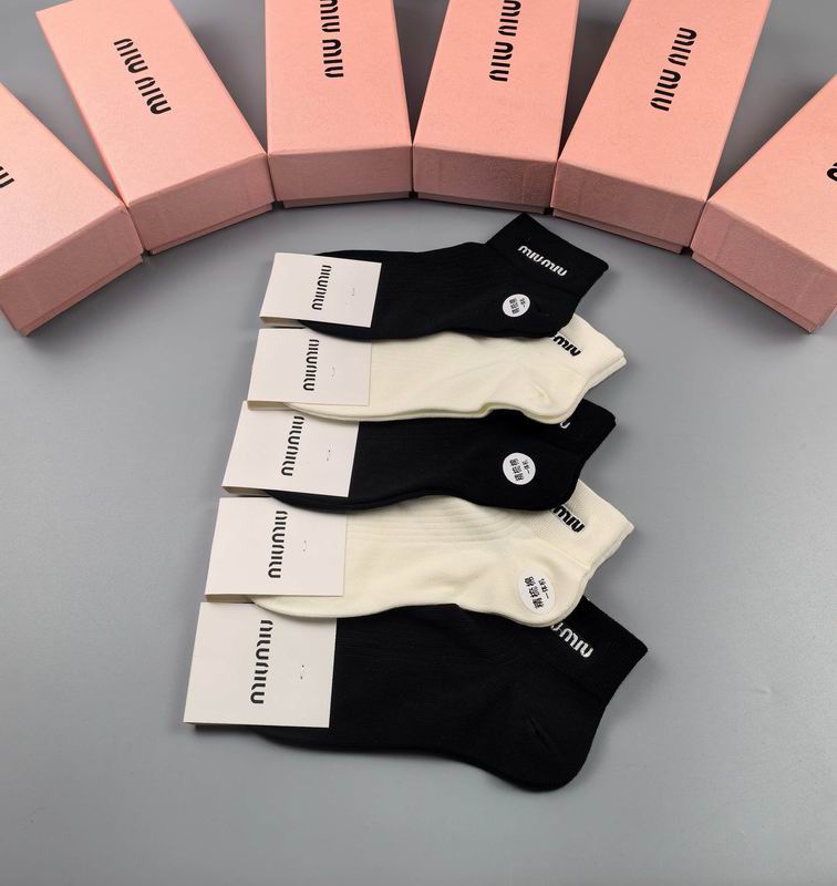Miumiu socks (17)
