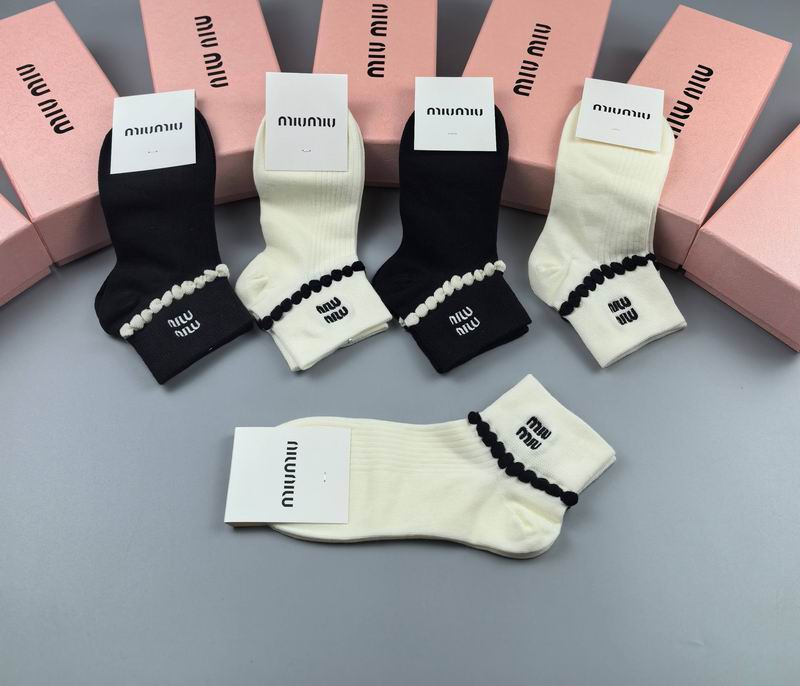 Miumiu socks (32)