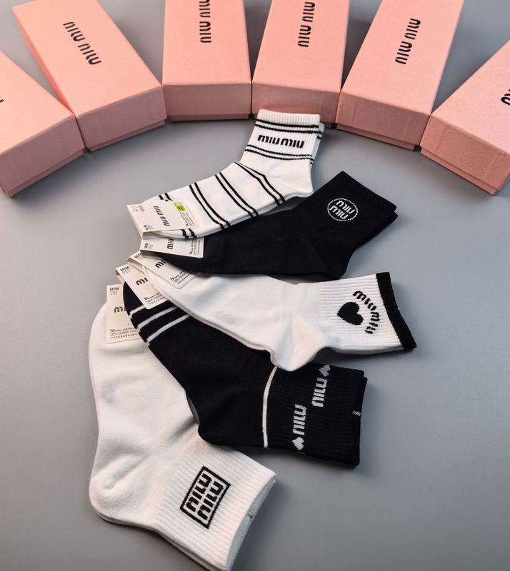 Miumiu socks (7)