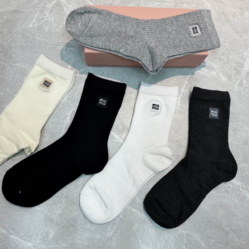 Miumiu socks QY (1)