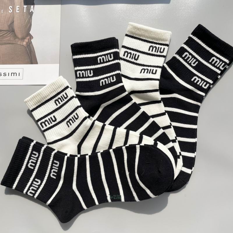 Miumiu socks QY (5)
