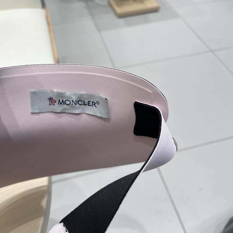Moncler Visor (20)