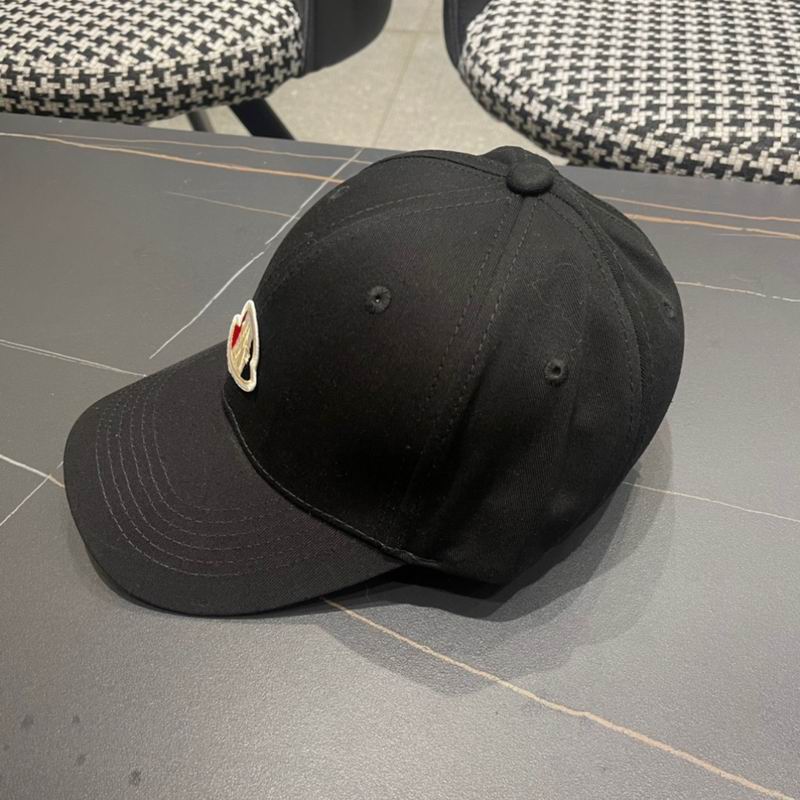 Moncler cap (7)