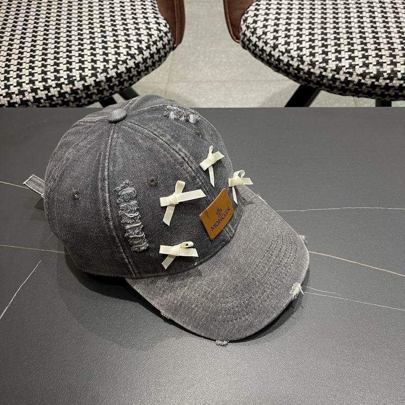 Moncler cap (80)