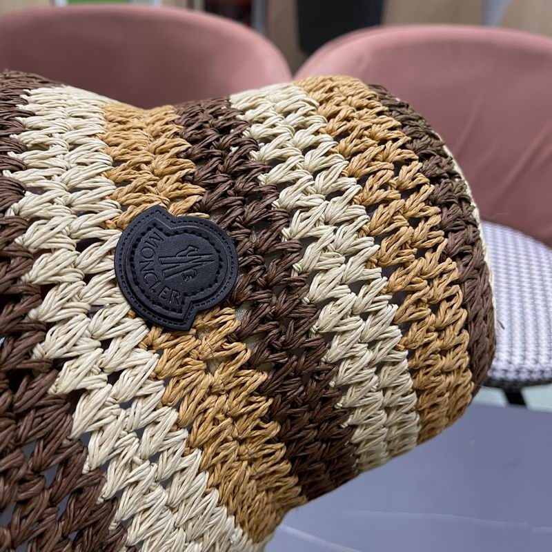 Moncler hat (2)
