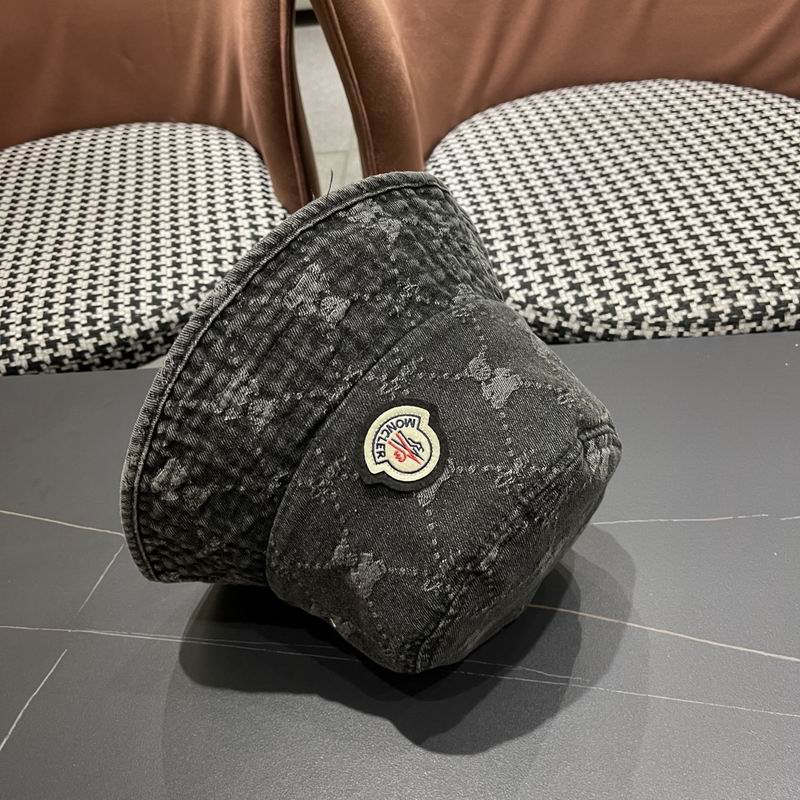 Moncler hat (3)