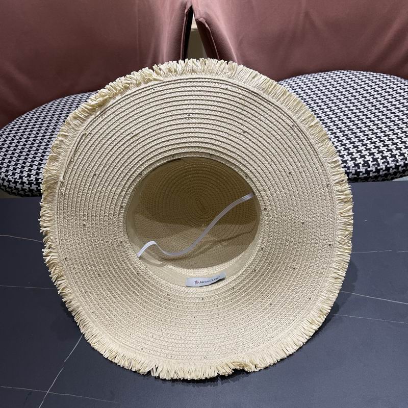 Moncler top hat (11)