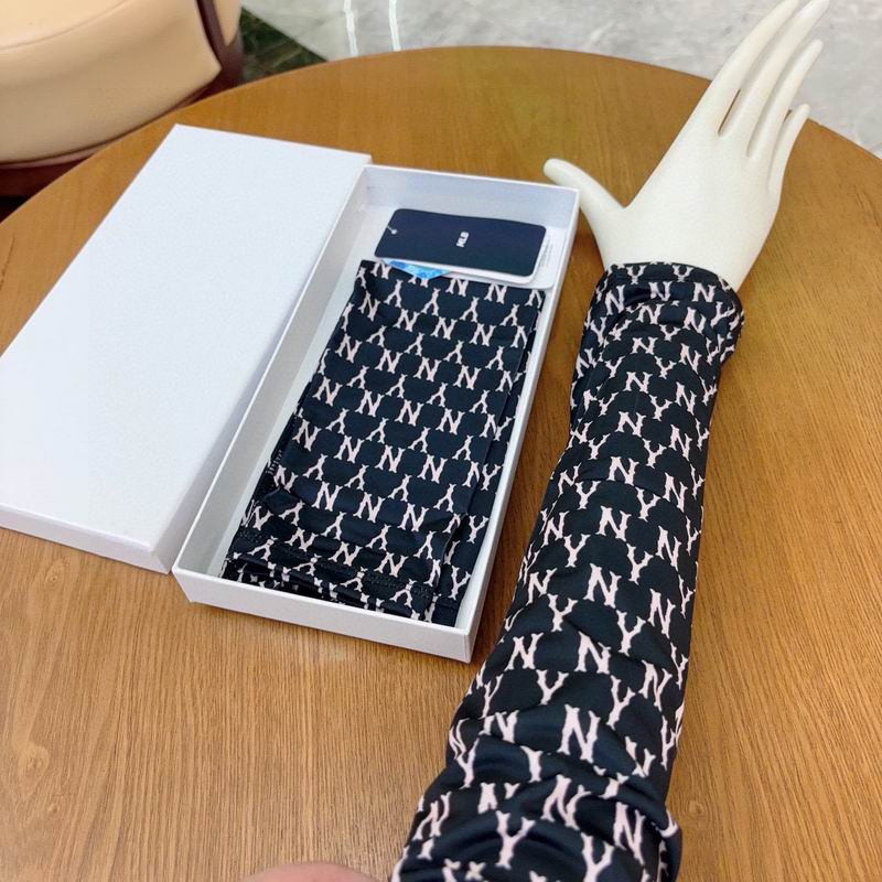 NY oversleeve hh (8)