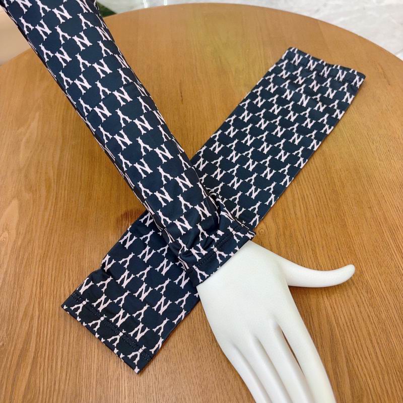 NY oversleeve hh (9)