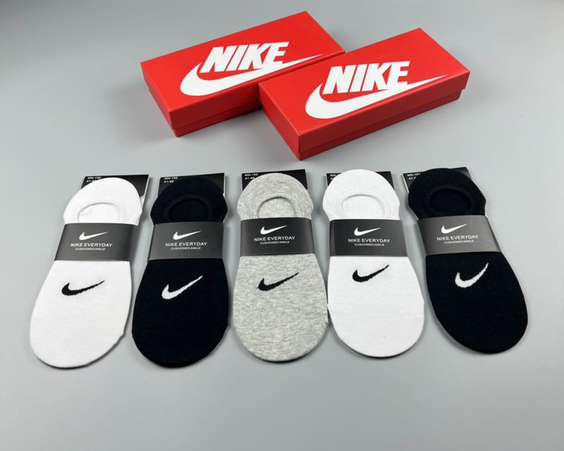 Nike socks (34)