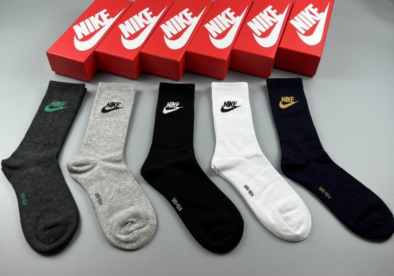 Nike socks (6)