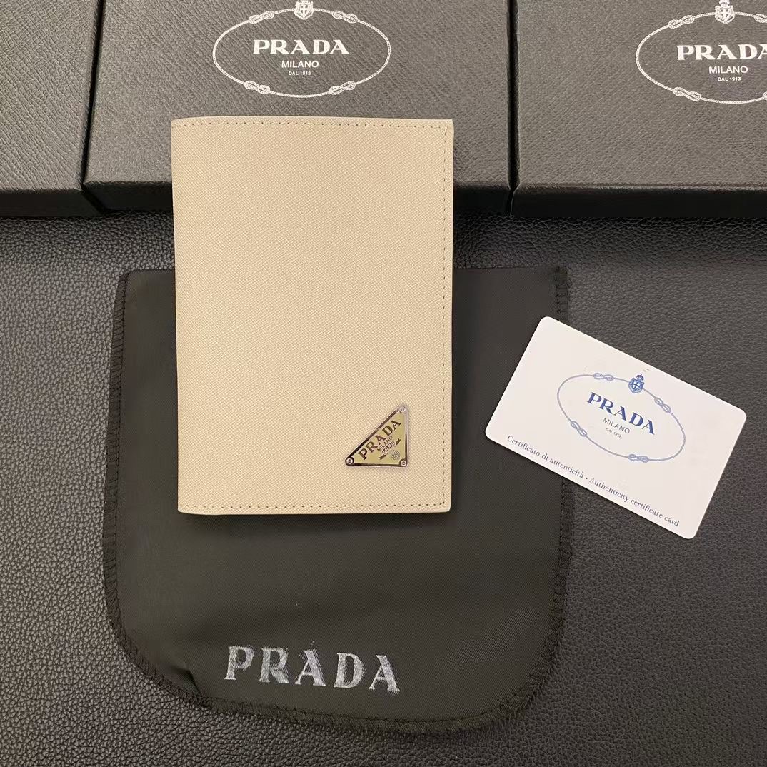 Prada 10.3X14cm (9)