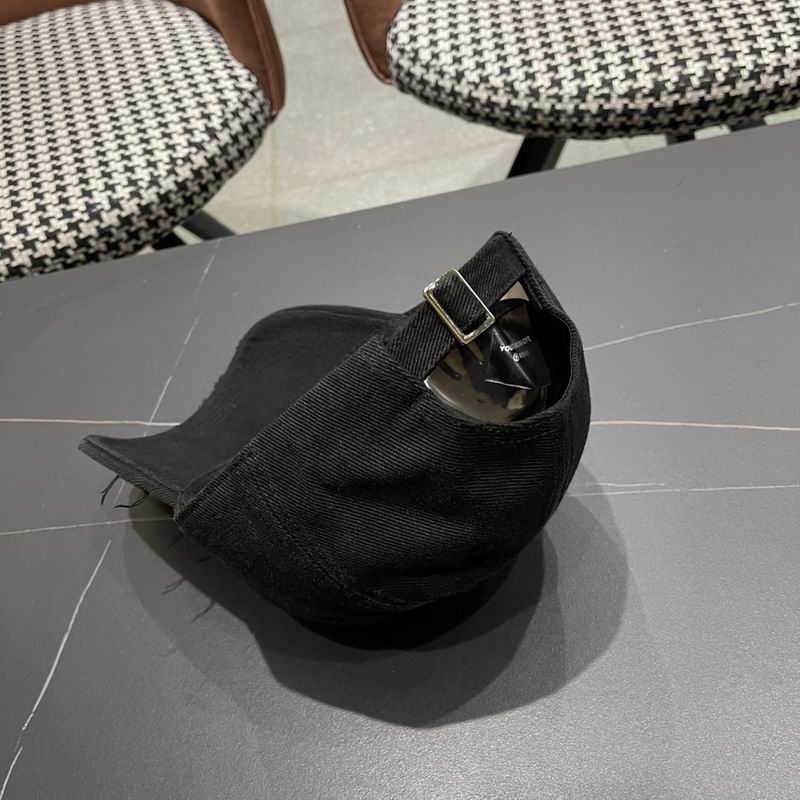 Prada cap (110)