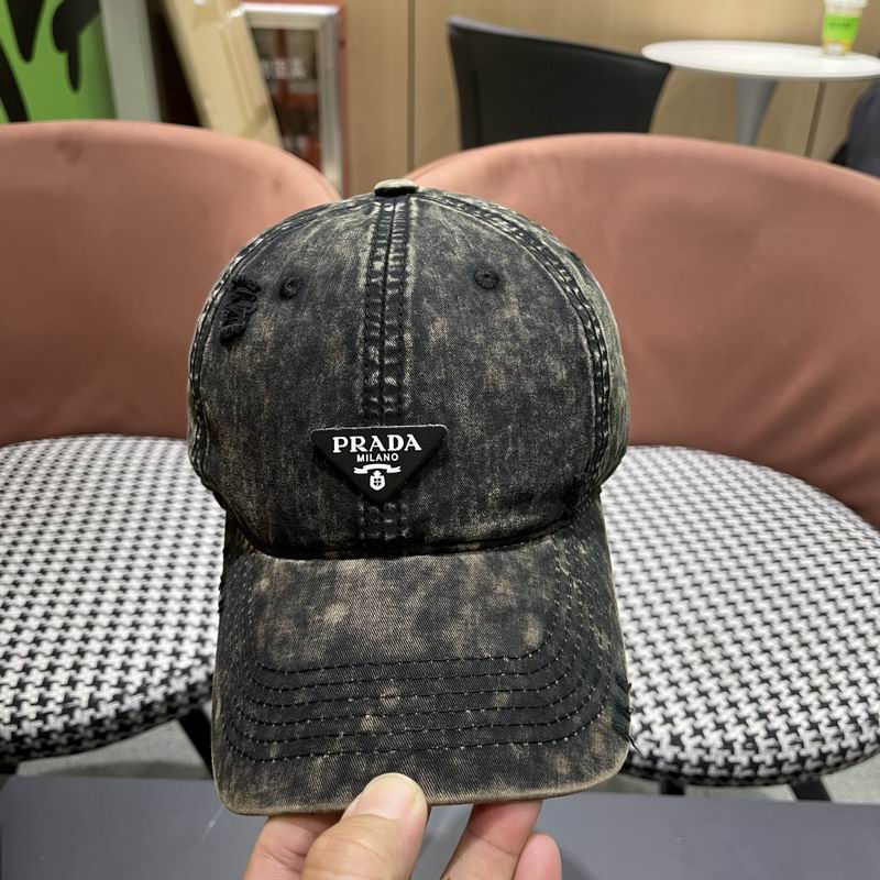 Prada cap (130)