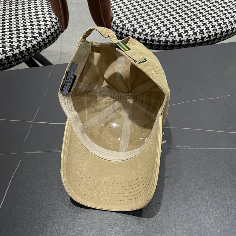 Prada cap (160)